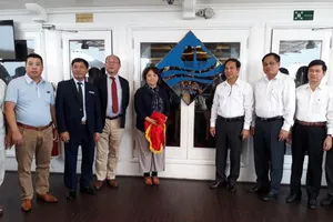 Hai tàu du lịch trên vịnh Hạ Long đạt chuẩn 'Cánh buồm xanh'