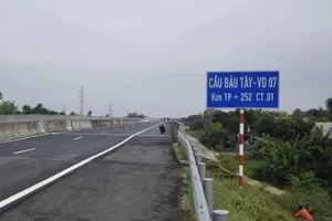 Cầu trên cao tốc 34.500 tỉ bị sụt lún, rình rập nguy hiểm