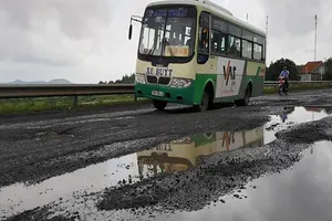 Kiểm soát kết cấu, vật liệu sửa chữa quốc lộ 1 qua Phú Yên