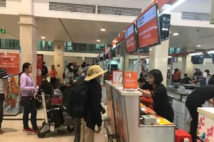 Hàng không điều chỉnh nhiều chuyến bay do ảnh hưởng bão số 2 