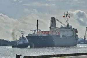 Nóng: Đoàn tàu metro số 1 vừa cập cảng Khánh Hội