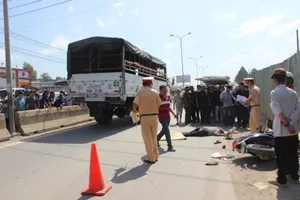 Ngất xỉu khi thấy mẹ ruột và con gái bị xe cán qua người