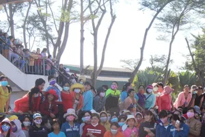 Quốc lộ 1K tê liệt vì công nhân Công ty Pouchen Việt Nam ngừng việc 