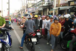 Một học sinh chết thảm dưới bánh xe tải khi đến trường