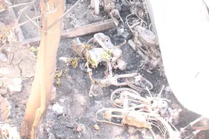 Cháy đồn công an, hàng chục xe máy trơ khung