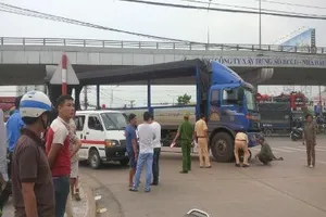 Một phụ nữ bị xe tải cán tử vong dưới cầu vượt Amata