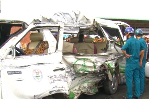 Tai nạn liên hoàn làm 11 người thương vong