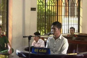 Dùng búa tấn công tài xế ô tô cướp tài sản 