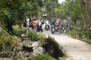 Biên Hòa mưa lớn, một người chết vì nước cuốn trôi