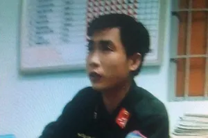 Giả danh cảnh sát cơ động chặn xe người dân