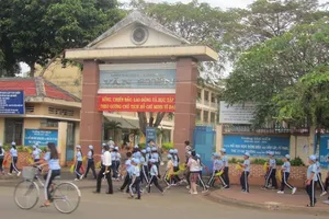 Chấp thuận việc chuyển Trường Văn Hiến sang tư thục