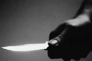 Ghen tuông dùng dao đâm vợ rồi đến công an đầu thú