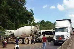 Tai nạn nghiêm trọng trên đèo Mẹ Bồng Con