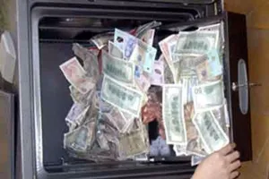 Con dâu trộm 100 triệu đồng của bố chồng