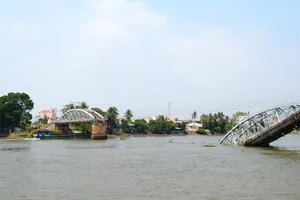 Vụ cầu Ghềnh sập: Yêu cầu bồi thường gần 9 tỉ đồng