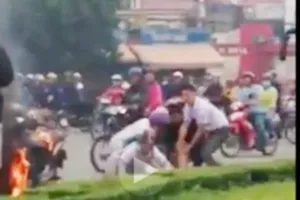 Cứu kịp nam thanh niên tự thiêu ở Biên Hòa