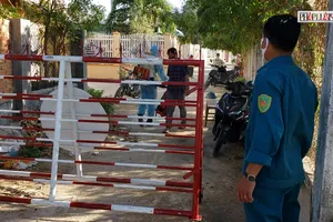 Ấm tình người tại nơi cách ly 5.000 dân Văn Lâm 3