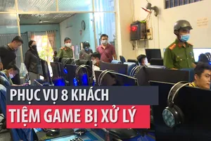 Game thủ trốn trong nhà vệ sinh tránh kiểm tra trong mùa dịch 