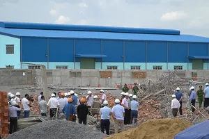 Khẩn trương xác minh nguyên nhân vụ sập tường ở Đồng Nai