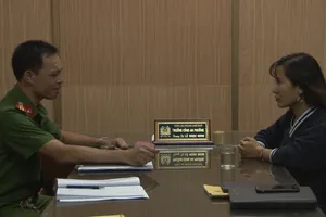 Huế: Trao trả tài sản cho du khách bị mất cắp