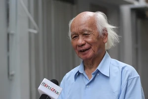 'Nhà khuyến học', 'Quỹ cứu kẹt' của ông Hồ Đề