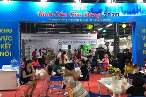 Hàng ngàn lượt người đến ‘chợ’ Kích cầu tiêu dùng 2020 Thủ Đức