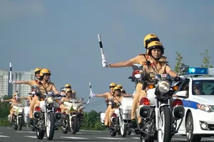 Ra mắt đội hình 58 nữ CSGT dẫn đoàn đầu tiên ở TP.HCM