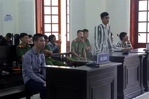 Nhóm lừa đảo qua điện thoại ngồi tù