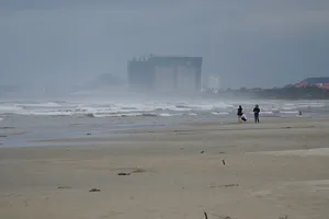 Người dân Đà Nẵng tất bật chuẩn bị ứng phó bão số 9