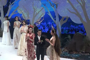 Khánh Vân lan tỏa thông điệp bảo vệ rừng qua thời trang