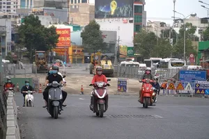 Video: Nhà dân thấp trũng khi nâng đường Nguyễn Hữu Cảnh