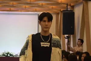 Video: Có gì tại Đại hội mỹ nam 8?