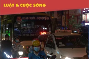 Người dân TP.HCM háo hức đón chờ xe buýt mini