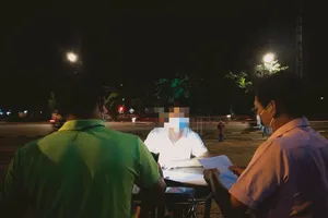 Video: Đi thể dục, người đàn ông bị lập biên bản