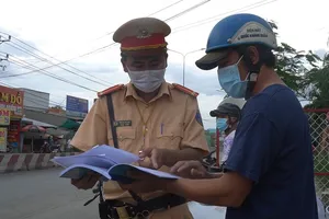 Video: Người dân TP.HCM ra đường cần có những loại giấy tờ gì?