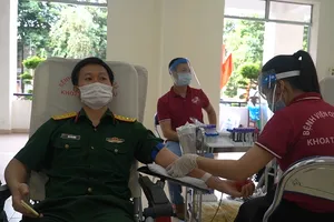 Video: Hiến máu giữa ‘tâm dịch’ COVID-19