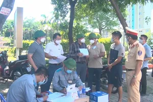 Video: TP Vinh ra quân nhắc nhở, xử phạt người dân không chấp hành Chỉ thị 16