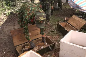 Video: Bộ đội hủy hơn 3 tấn bom, mìn còn sót lại sau chiến tranh 