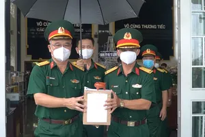 Video: Vượt ngàn cây số đưa tro cốt nạn nhân COVID-19 về cho thân nhân