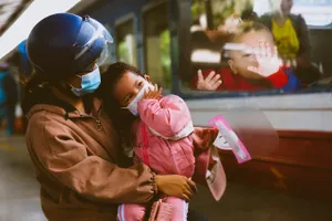 Video: Chuyến tàu quê hương đón hàng ngàn người con Quảng Bình về quê tránh dịch