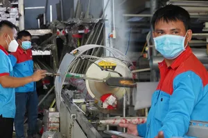 Video: Cận cảnh doanh nghiệp tìm người làm, xoay sở sản xuất sau dịch