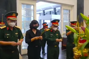 Video: Đưa tro cốt đồng bào về quê hương