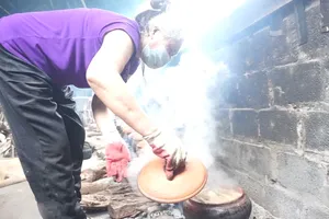 Video: Món cá kho đặc biệt ở làng Vũ Đại 