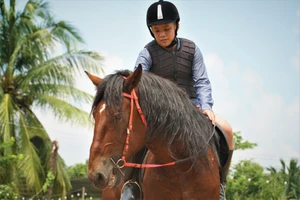 Video: Cuối tuần trải nghiệm môn thể thao cưỡi ngựa ở TP.HCM
