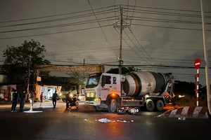 Video: Va chạm với xe bồn, một người đàn ông nguy kịch