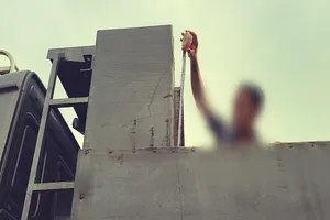 Video điều tra: Thâm nhập lò độ chế xe ben “biến hình” để chở quá tải