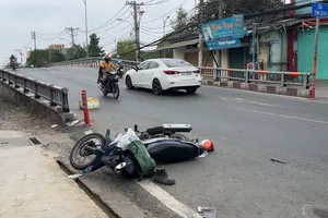 Video: Va chạm với xe tải, một người đàn ông tử vong