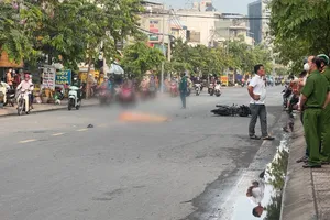 Video: Xe tải va chạm với xe máy, một nữ sinh tử vong tại chỗ