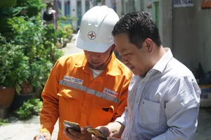 Video: Không quên đóng tiền điện nhờ có app EVNHCMC CSKH