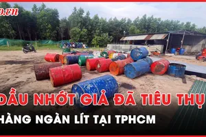 Video: Bên trong cơ sở sản xuất dầu nhớt giả đã tiêu thụ hàng ngàn lít tại TP.HCM